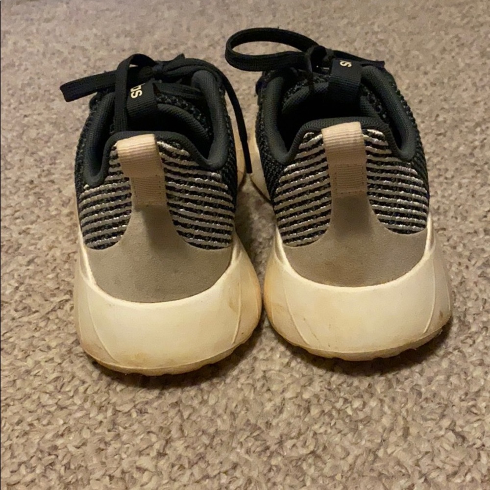 Adidas - Picture 3 of 4